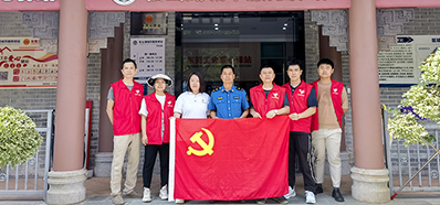 mg冰球突破党支部丨“爱在一起，，，，，，，，卫爱而行”慰问环卫工人活动
